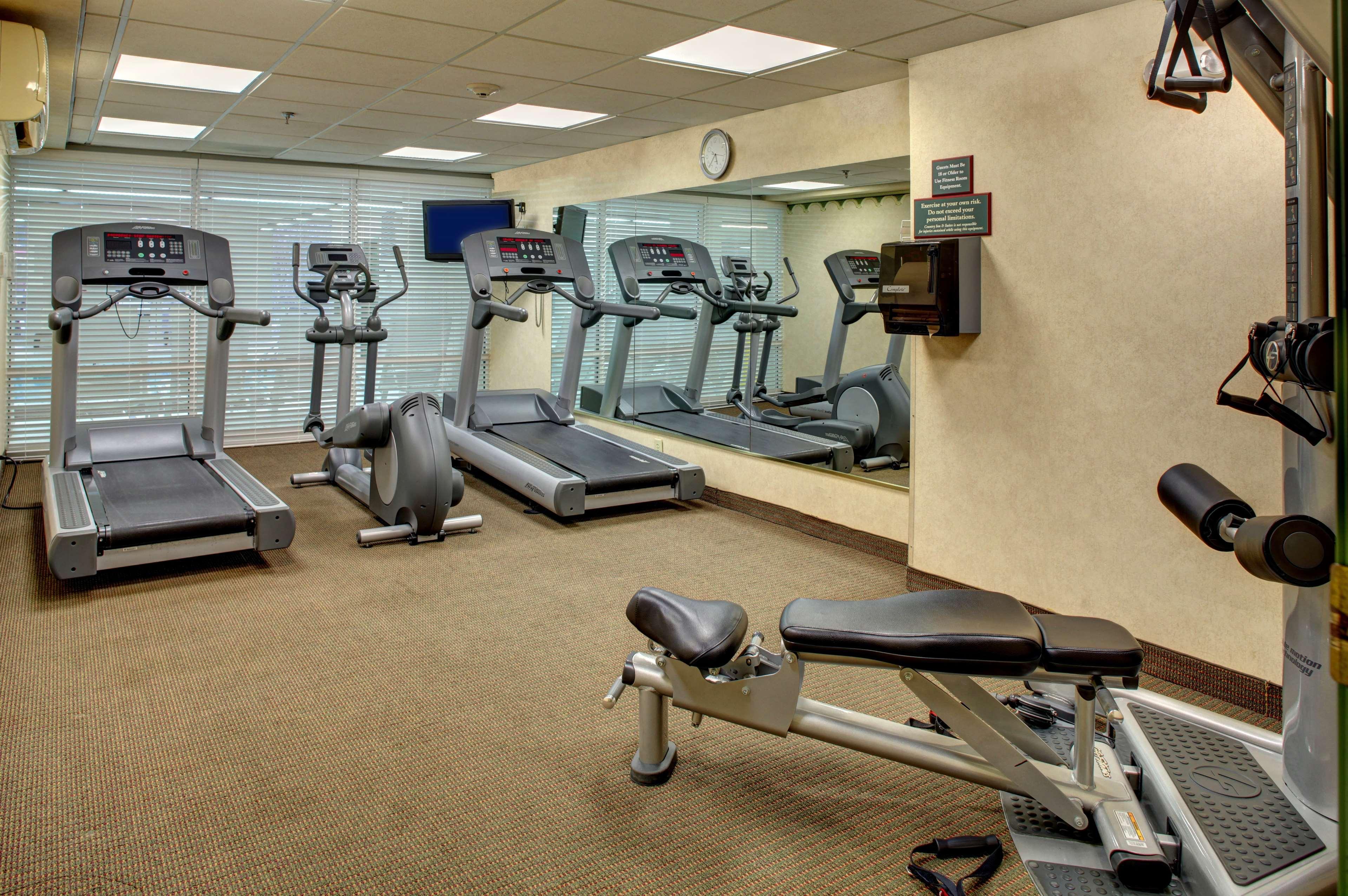 Country Inn & Suites By Radisson Asheville Downtown Tunnel Road ภายนอก รูปภาพ