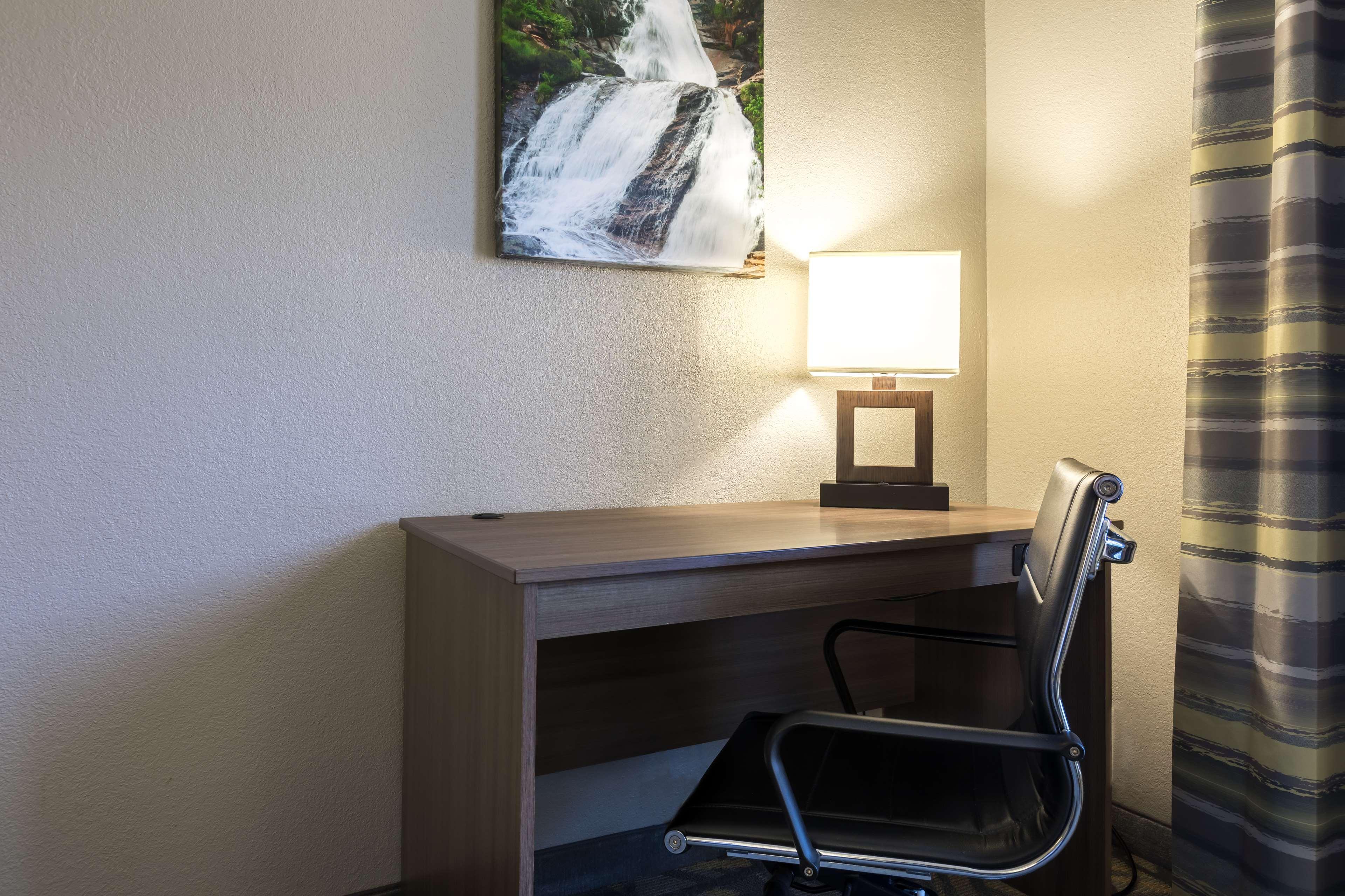 Country Inn & Suites By Radisson Asheville Downtown Tunnel Road ภายนอก รูปภาพ
