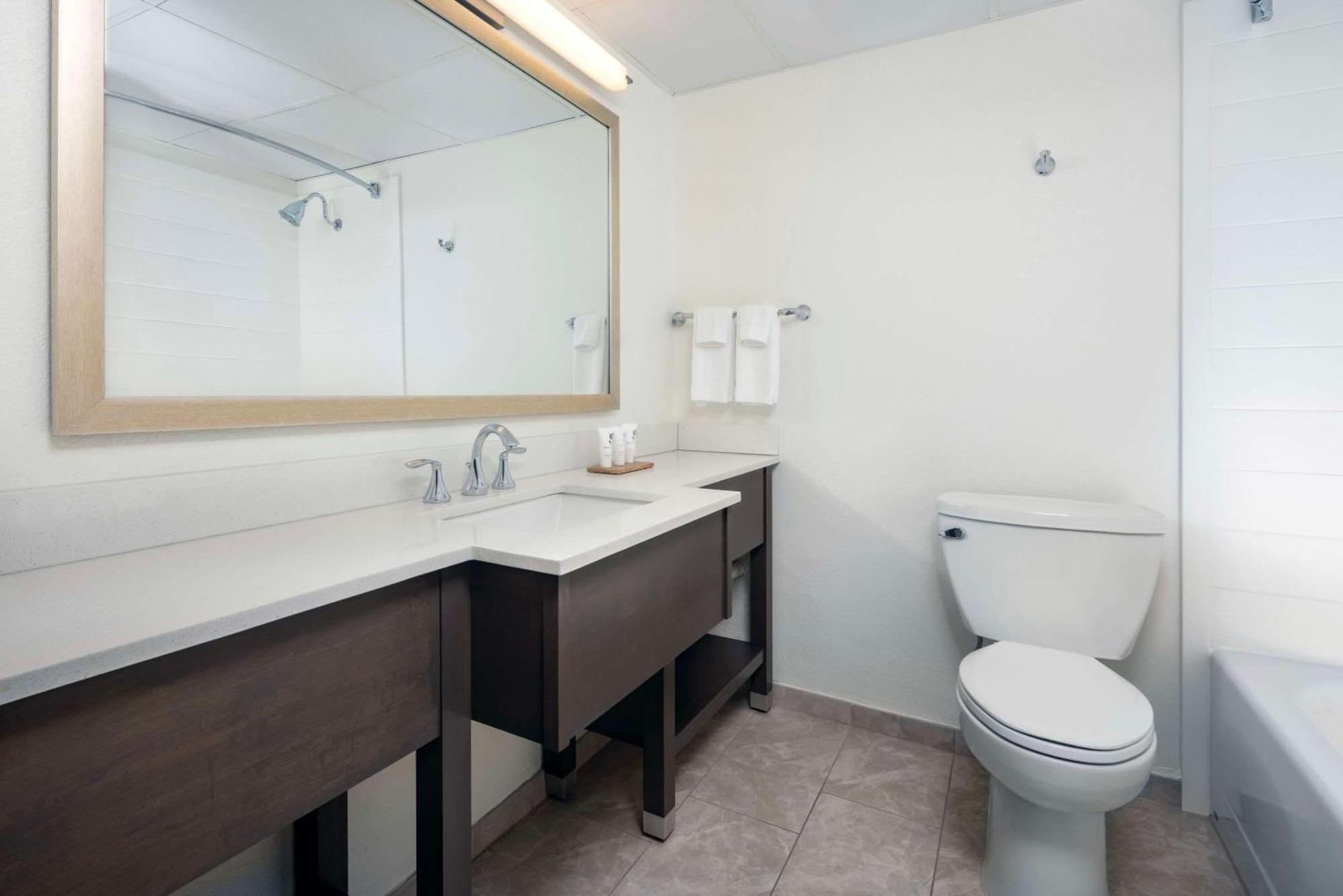 Country Inn & Suites By Radisson Asheville Downtown Tunnel Road ภายนอก รูปภาพ