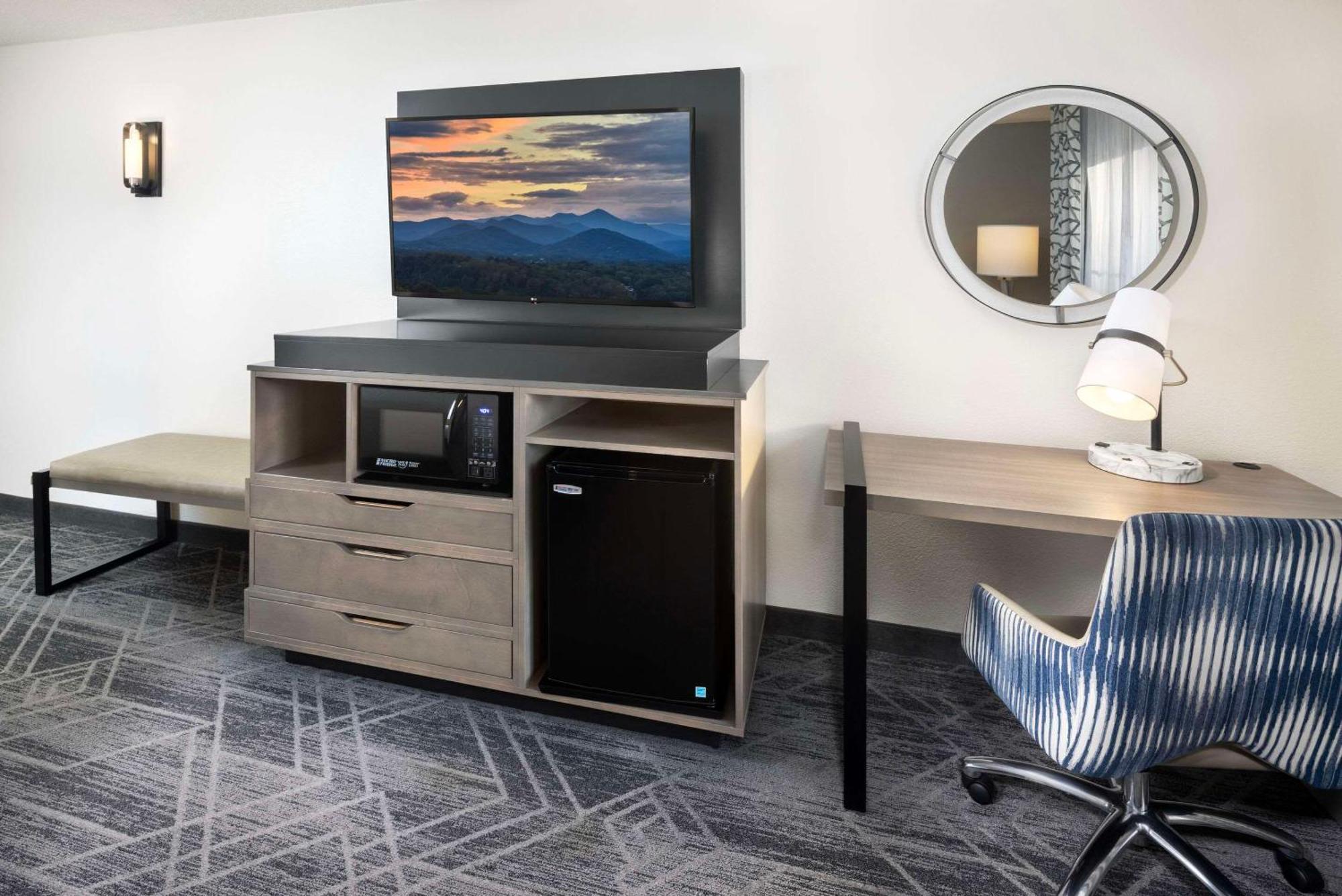 Country Inn & Suites By Radisson Asheville Downtown Tunnel Road ภายนอก รูปภาพ