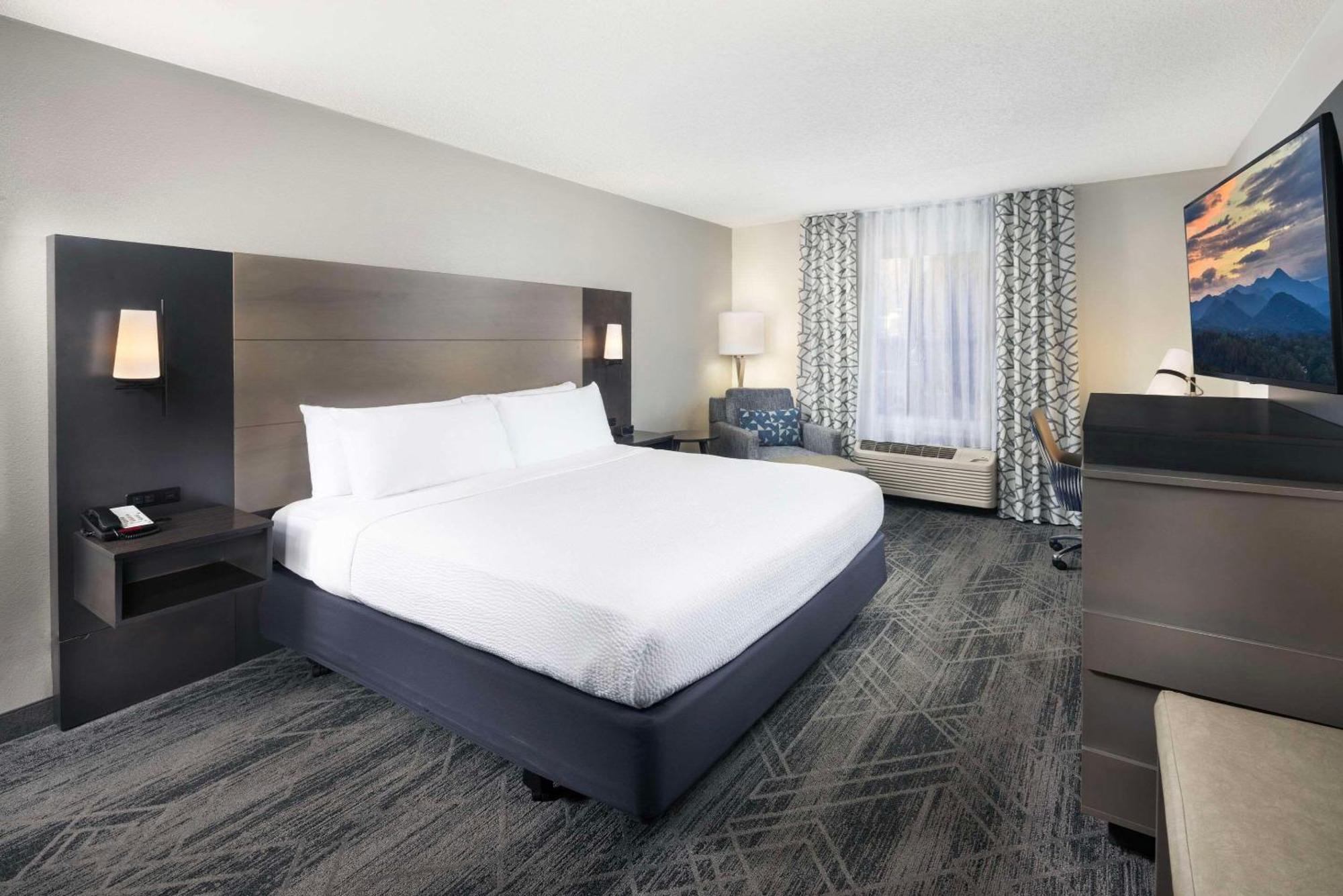 Country Inn & Suites By Radisson Asheville Downtown Tunnel Road ภายนอก รูปภาพ