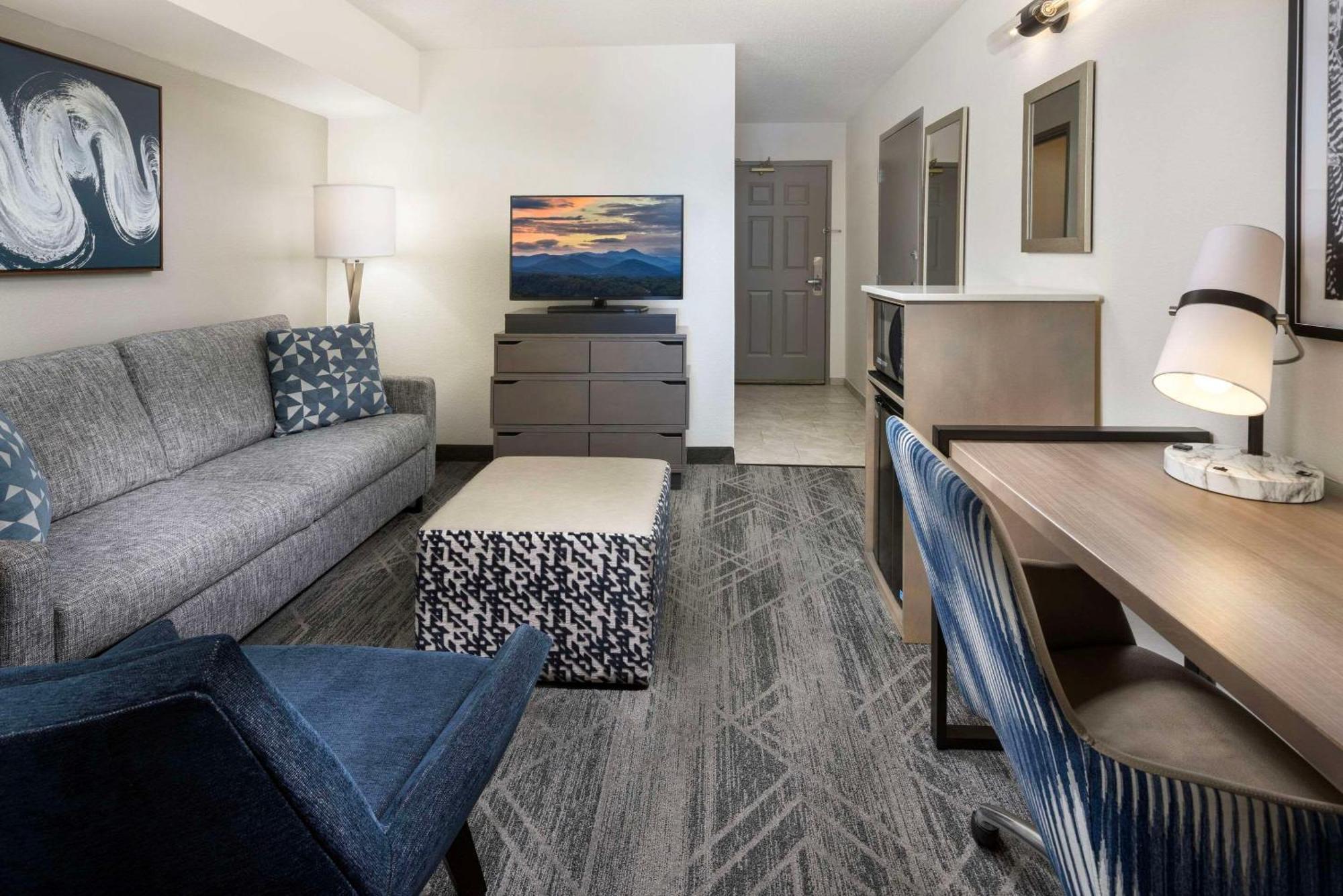 Country Inn & Suites By Radisson Asheville Downtown Tunnel Road ภายนอก รูปภาพ