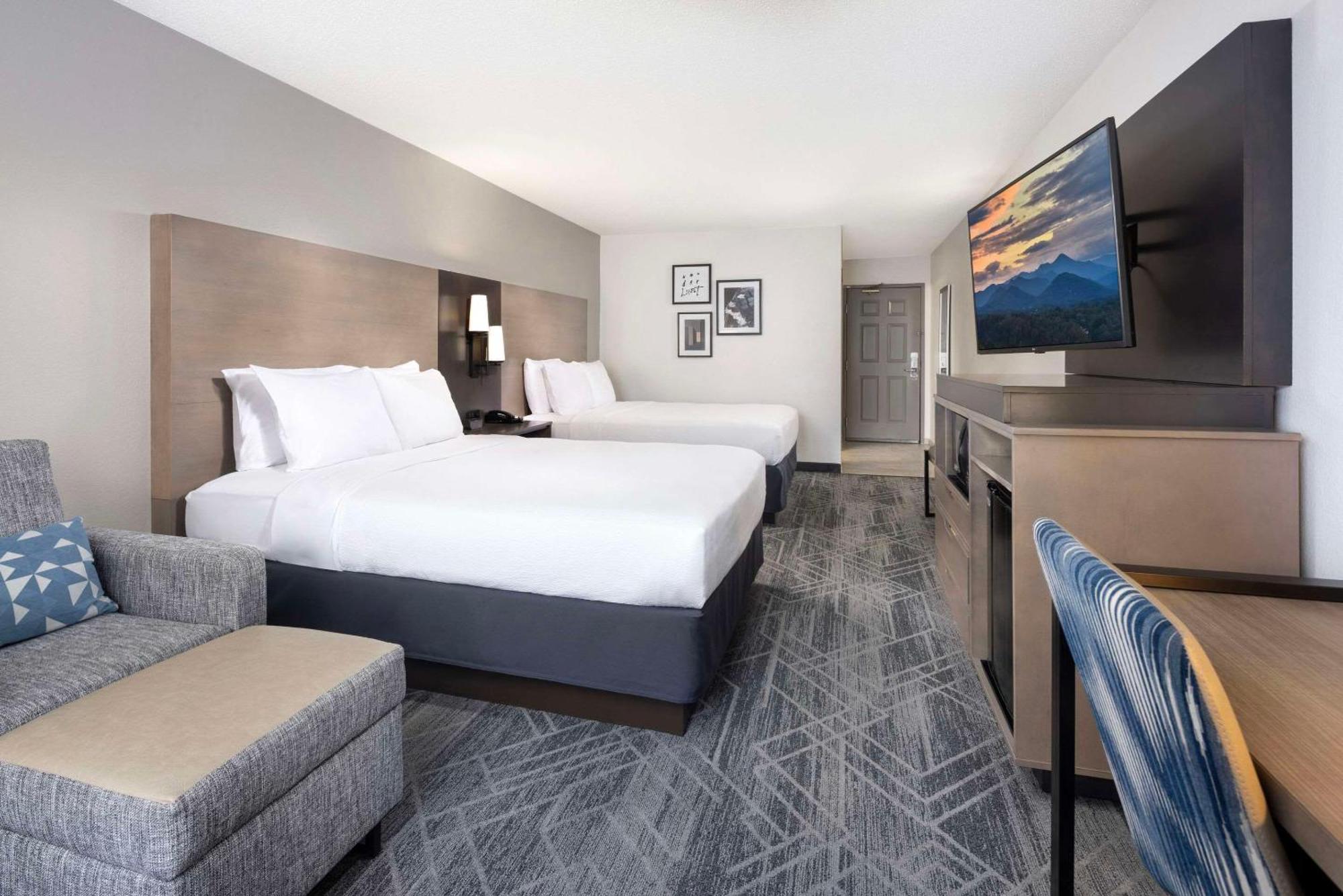 Country Inn & Suites By Radisson Asheville Downtown Tunnel Road ภายนอก รูปภาพ