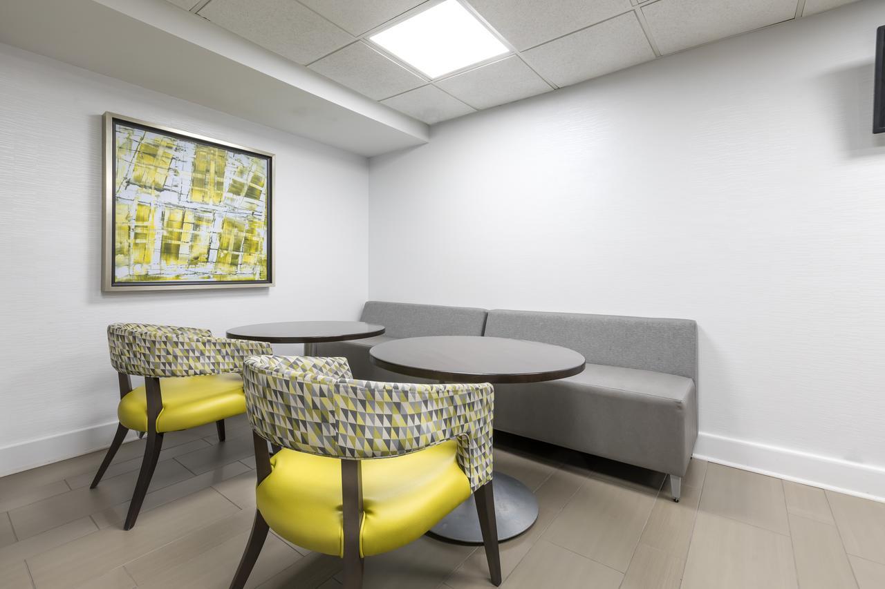 Country Inn & Suites By Radisson Asheville Downtown Tunnel Road ภายนอก รูปภาพ