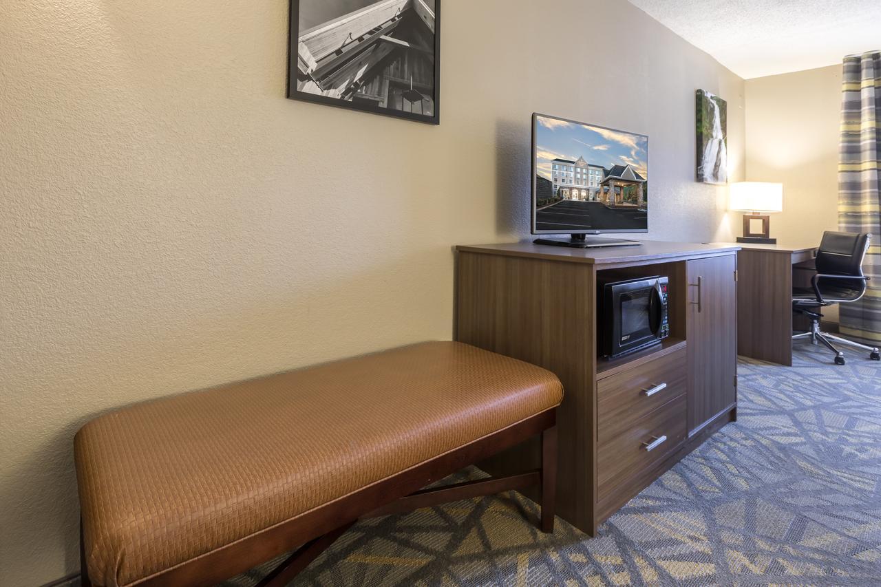 Country Inn & Suites By Radisson Asheville Downtown Tunnel Road ภายนอก รูปภาพ