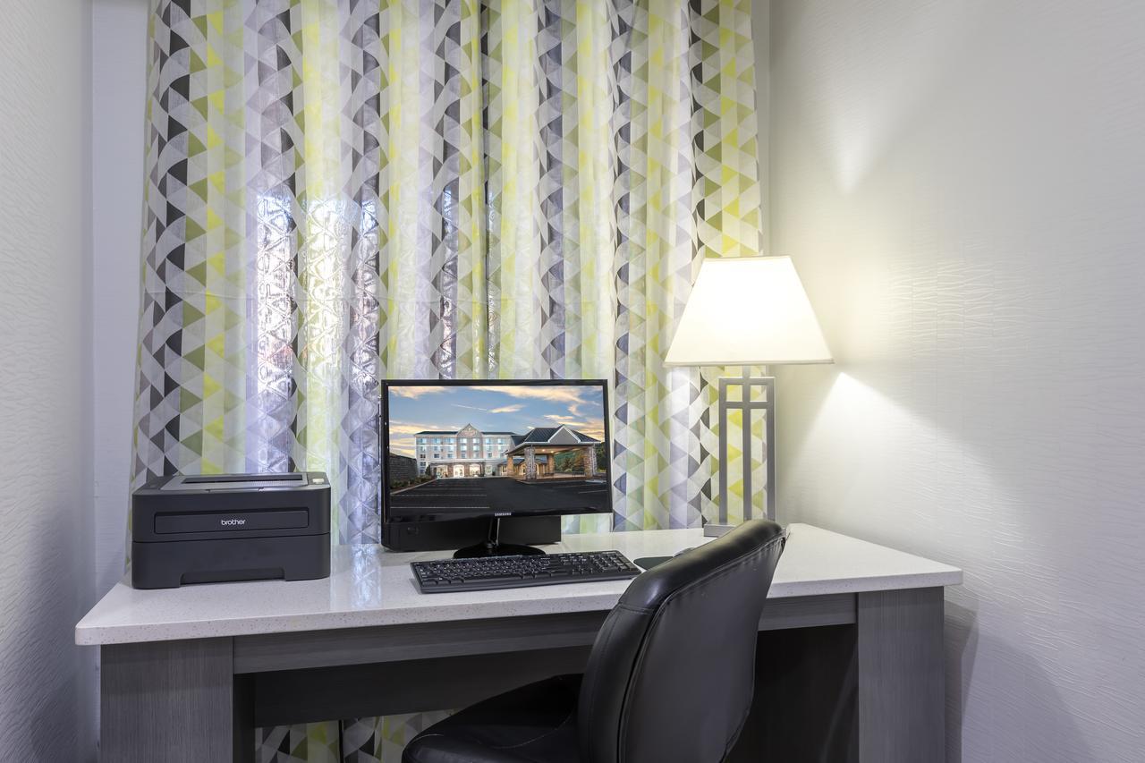 Country Inn & Suites By Radisson Asheville Downtown Tunnel Road ภายนอก รูปภาพ