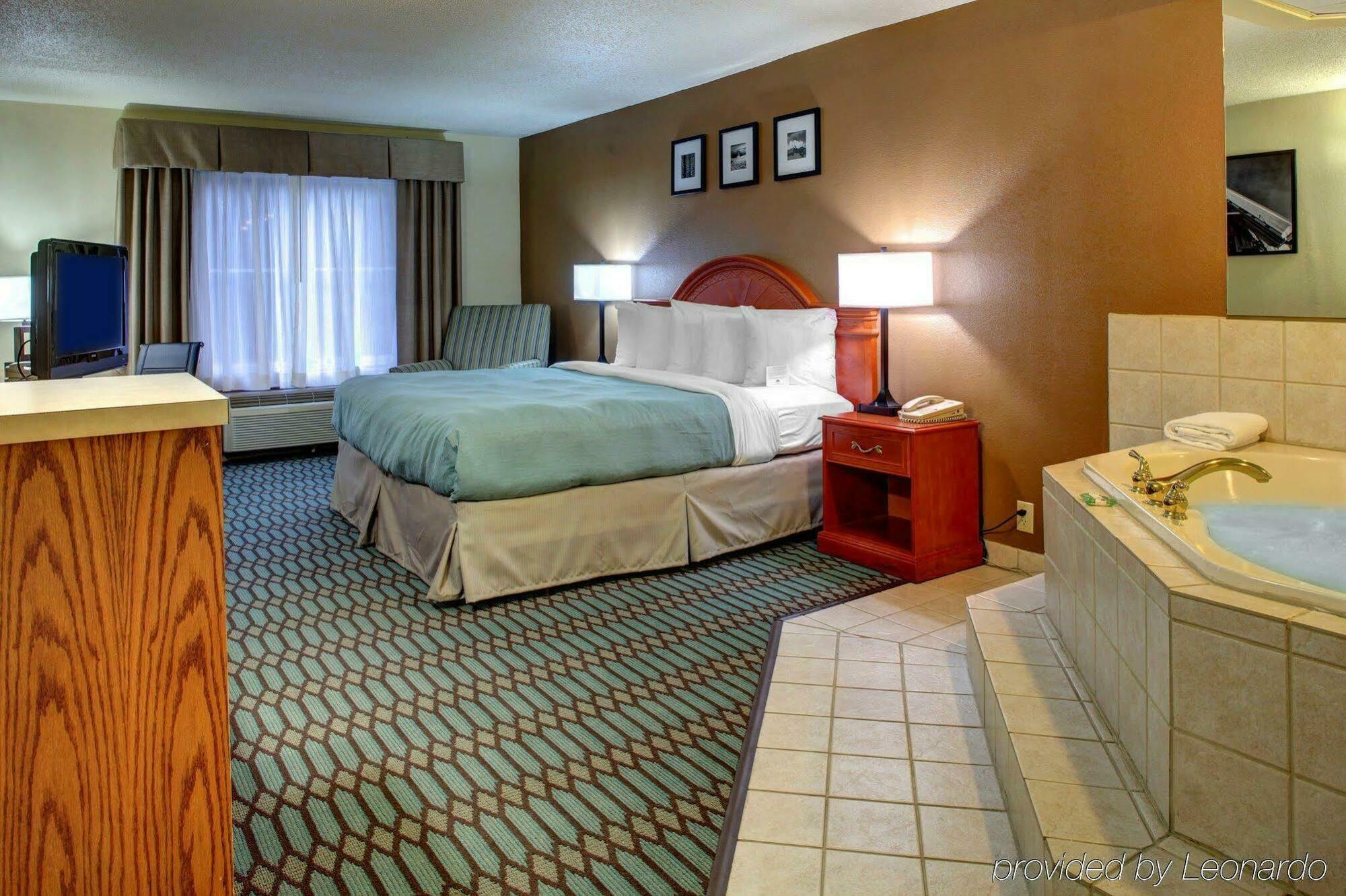 Country Inn & Suites By Radisson Asheville Downtown Tunnel Road ภายนอก รูปภาพ